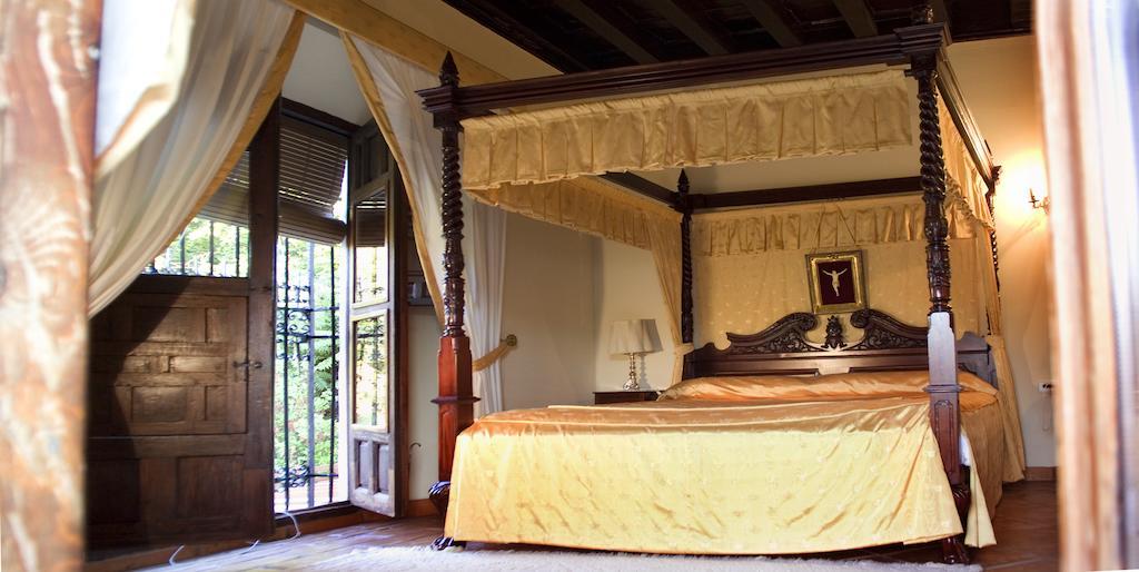 Carmen De Los Chapiteles Hotel Granada Room photo